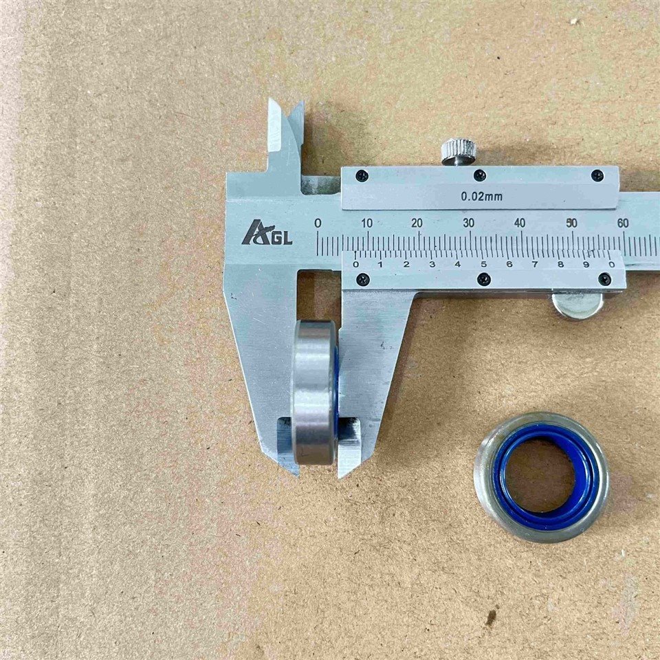 TS420 Oil Seal 15X24X7 13.9X26.2X6.8 high quality